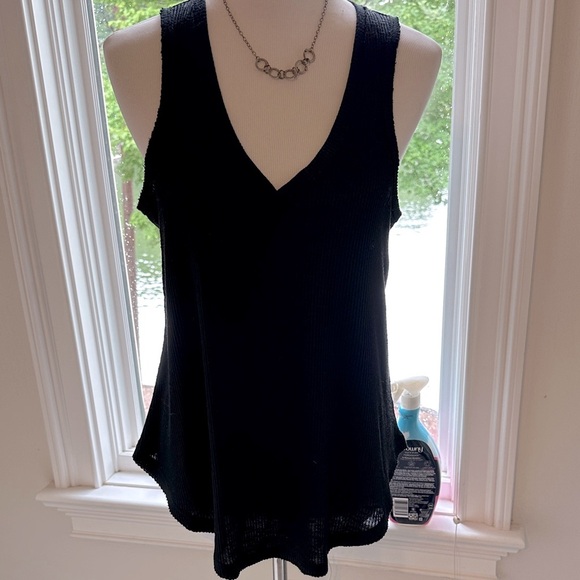 Z Supply Black Ribbed Racerback Loose V-neck Fit Tank, Medium, Rounded hem, VGUC - Picture 1 of 8